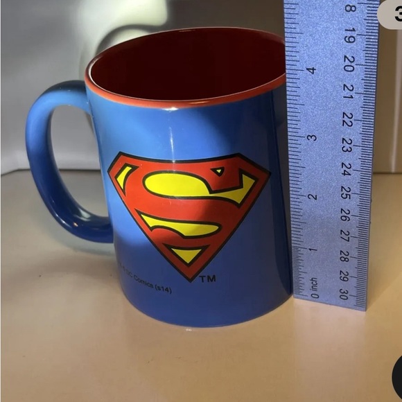 TM & DC Comics Superman Mug TM. (s14) 3 3/4” x 3 1/4” -12oz - Picture 4 of 4